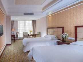 Vienna Hotel Songgang Yanchuan Road